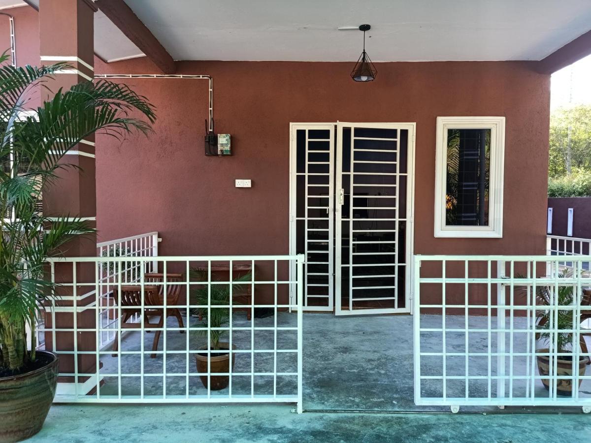 Aliza Scawa Homestay Kuala Pilah Εξωτερικό φωτογραφία
